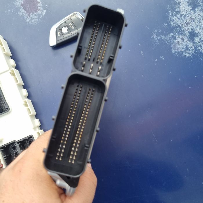 Kit de pornire BMW X6 f16  BMW x5 f15/ FEM ECU / calculator 9383712