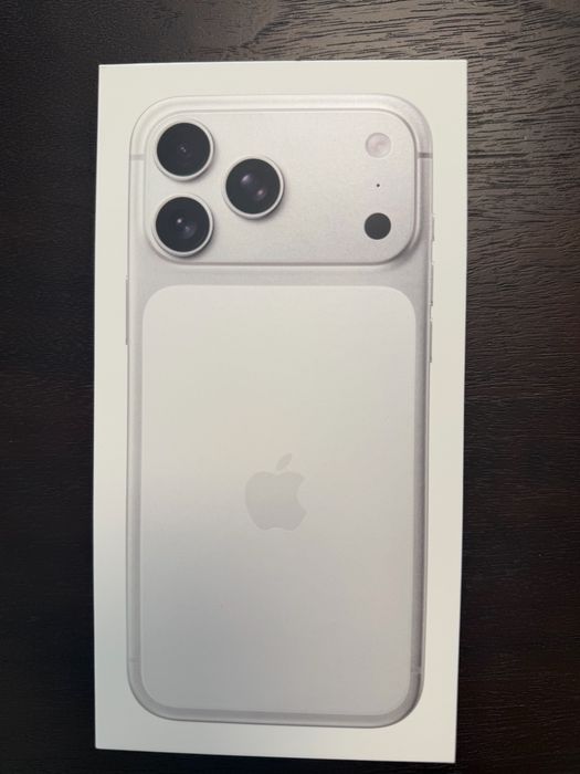 Vand iPhone 17 pro max 256 MB, Silver, nou,garantie
