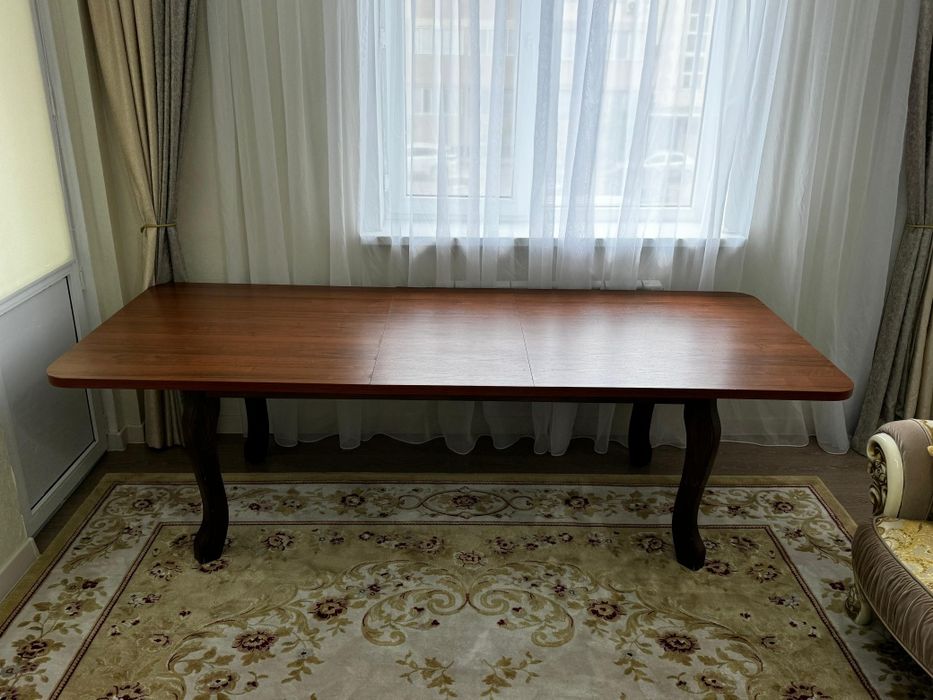 Большой гостиный стол. 2.5,-1м