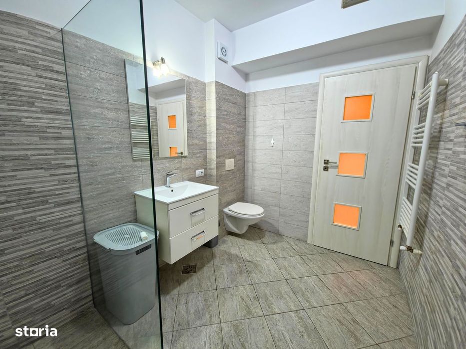 De Inchiriat 3 Camere | 100 Mpu | Parcare Privata | Renovat |