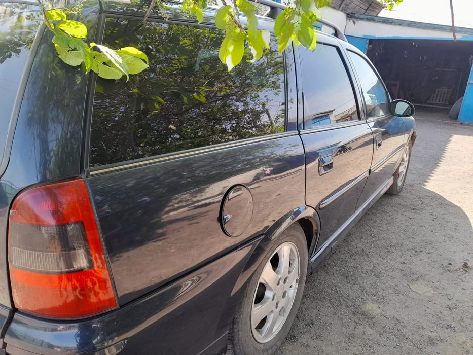 Продам машину уневерсал опель 2001 годв