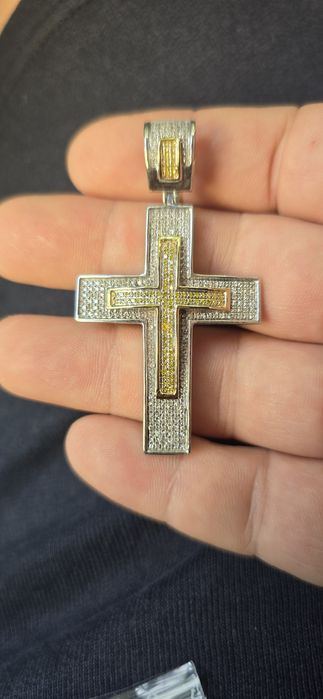 Cruce aur diamante naturale