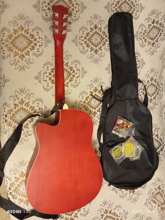 Продам гитару Weibo