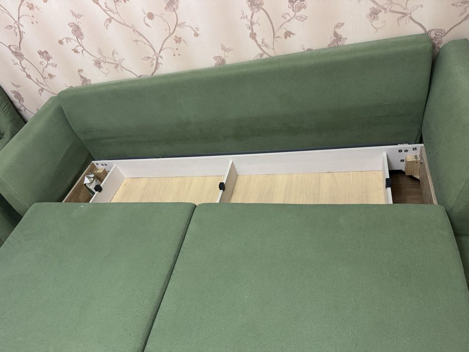 Диван с креслом