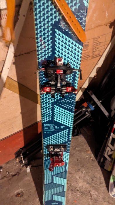 Schiuri de tură/freeride Black crows atris 184+atk raider 12