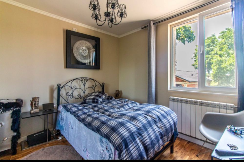 Продава се Етаж от къща в с. Волуяк, Област София-град - 200 кв.м за 1095 €/кв.м - Снимка #1