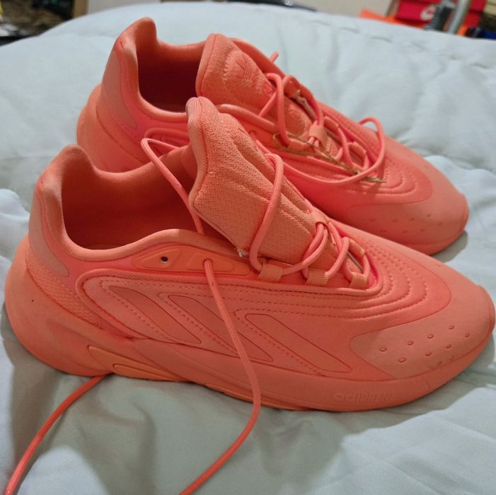 Adidas оригинални дамски сникърси цвят корал 38 номер