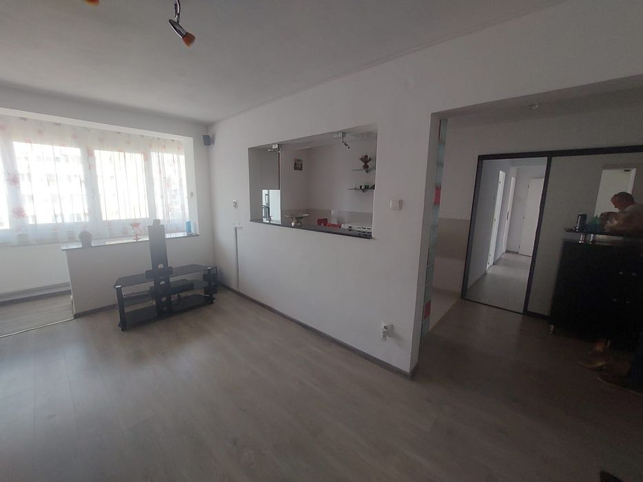 Apartament de inchiriat direct proprietar, 3 camere+ loc de parcare