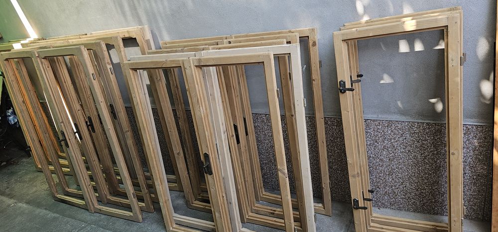 Vând Geamuri / Ferestre duble și simple din lemn (NOI)