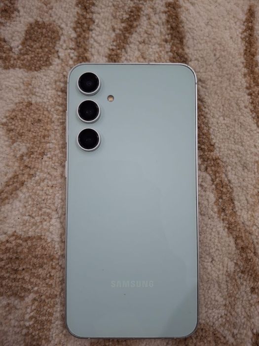 Обменяю  Samsung s23fe 8/256гб