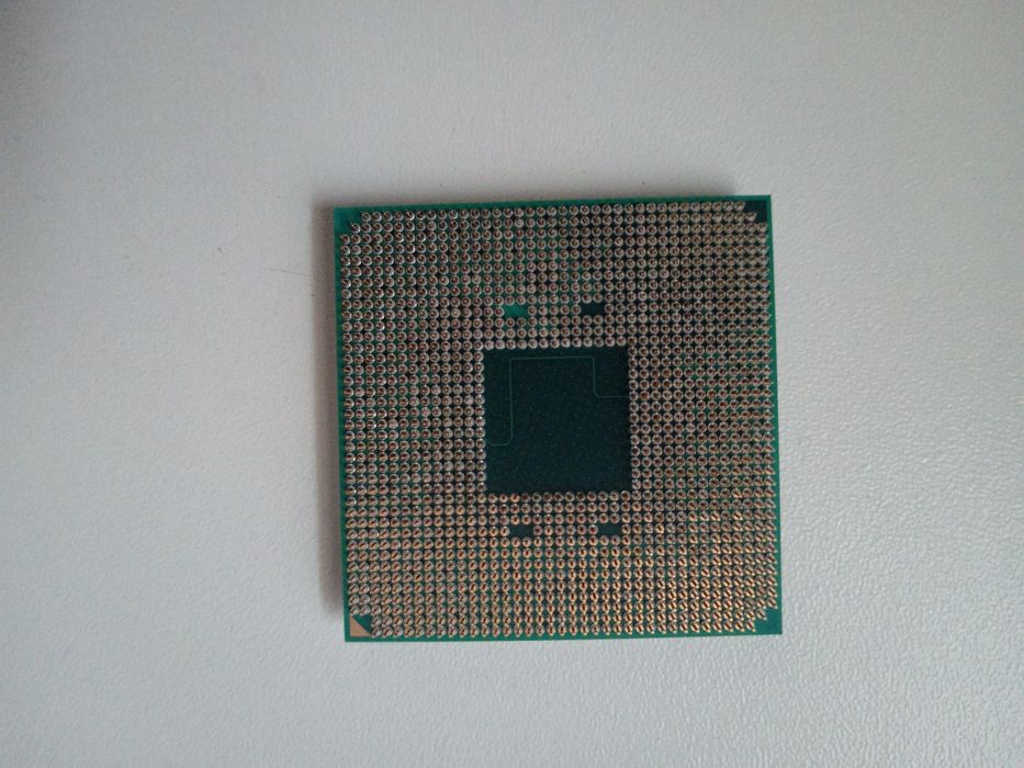 Продам AMD Ryzen 3 2200g