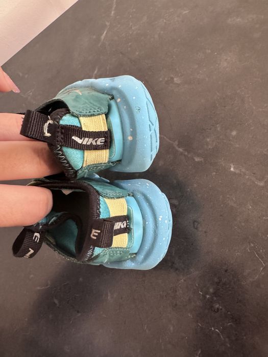 Adidasi adidas marimea 22