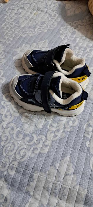 Кроссовки на мальчика теплые 24 размер