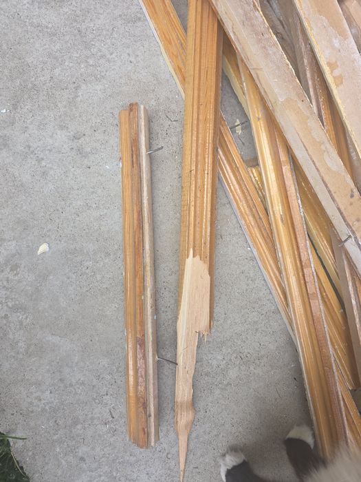 Плинтус около 90 метров с гвоздями