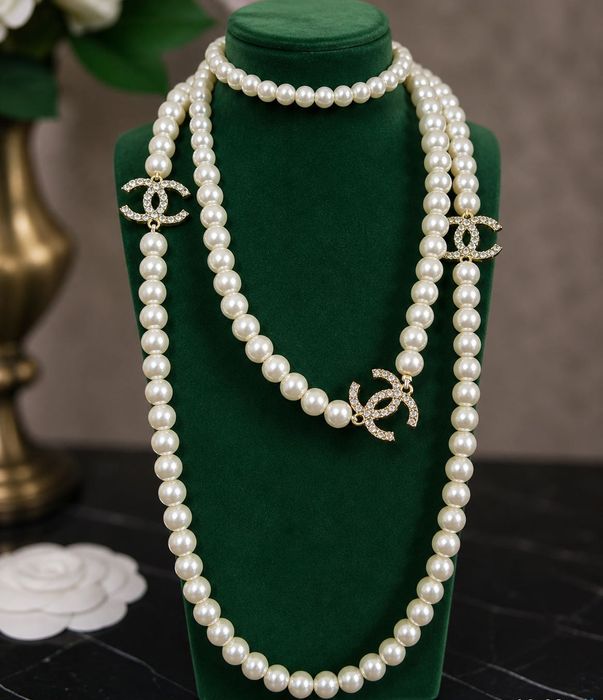 CHANEL колиета обеци
