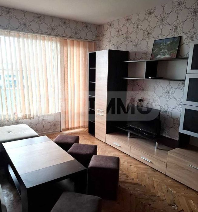 Дава се под наем Тристаен апартамент в Варна, Цветен квартал - 80 кв.м за 488.58 € - Снимка #1