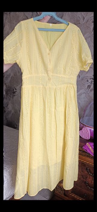 Продам новые платья.