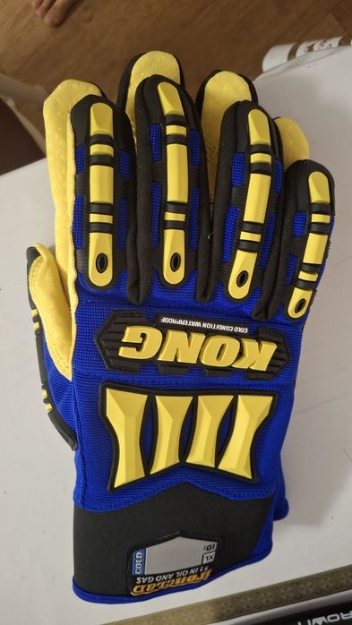 Противоударные перчатки