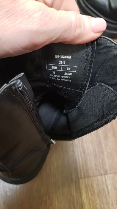 Ботинки женские Stradivarius 38р.