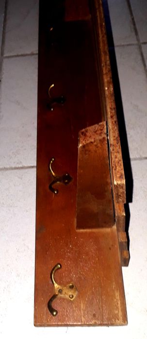 Ретро  дървена  закачалка