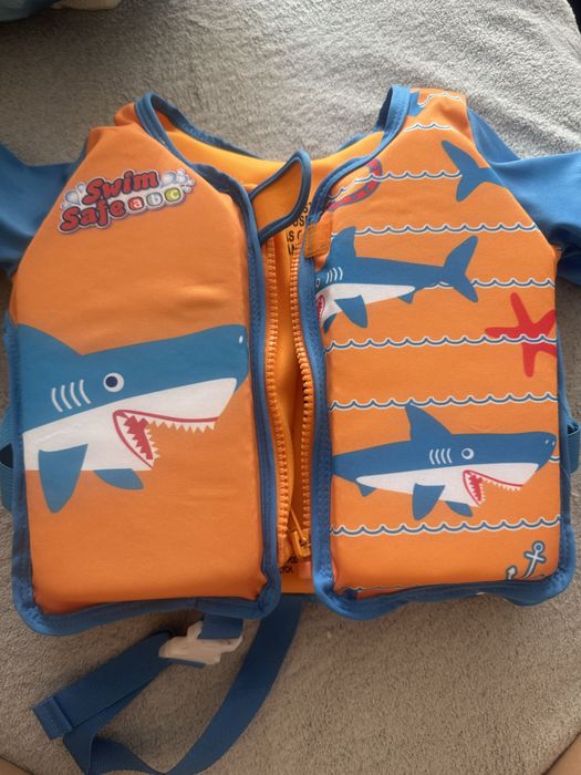 Детска жилетка за плуване Bestway shark