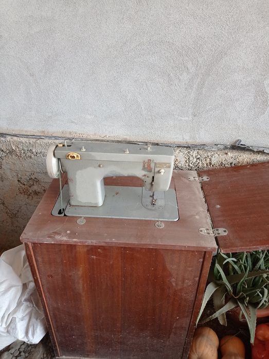 Chayka 142 tikuv mashinasi  holati yaxshi