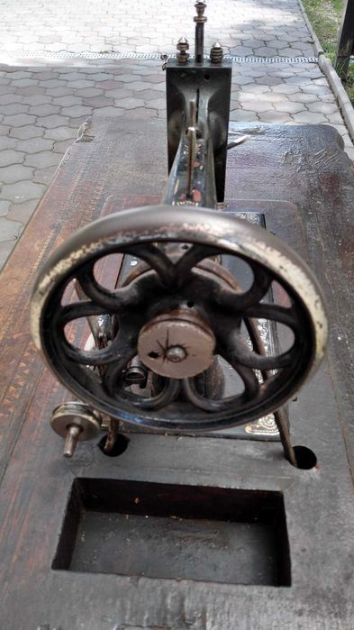 Masina de cusut veche marca WERTHEIM stare functionala