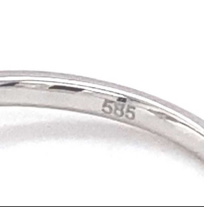 Пръстен от бяло злато и диаманти