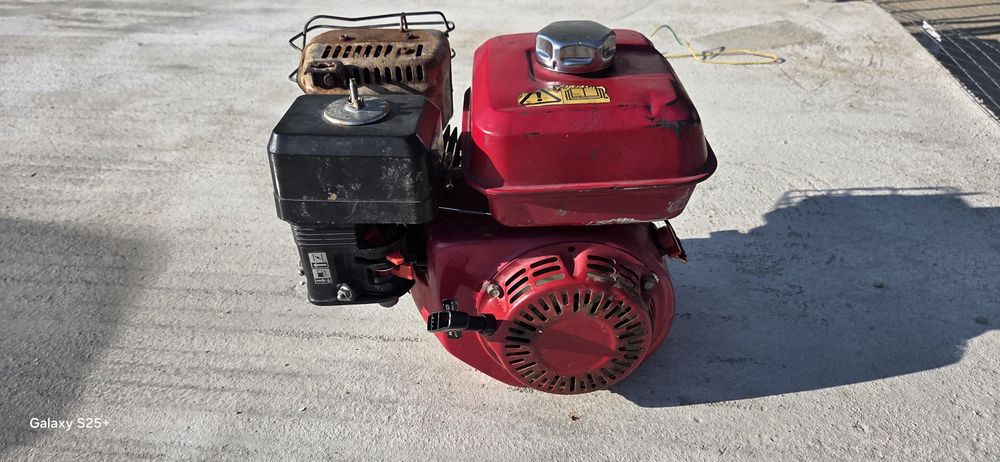 Vând motor honda gx200  original