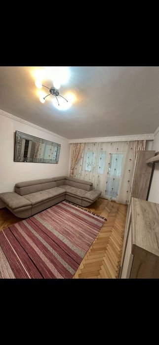 Închiriez apartament