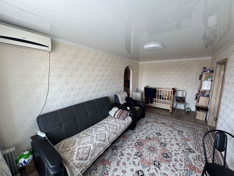 Продам 2 комнатную в центре