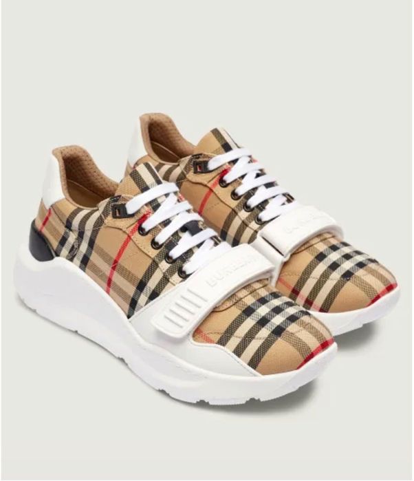 Adidași Burberry