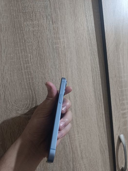 iPhone 14 в хорошем состоянии