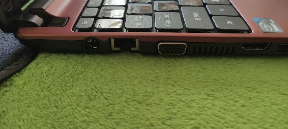 Нетбук Acer Aspir One D270