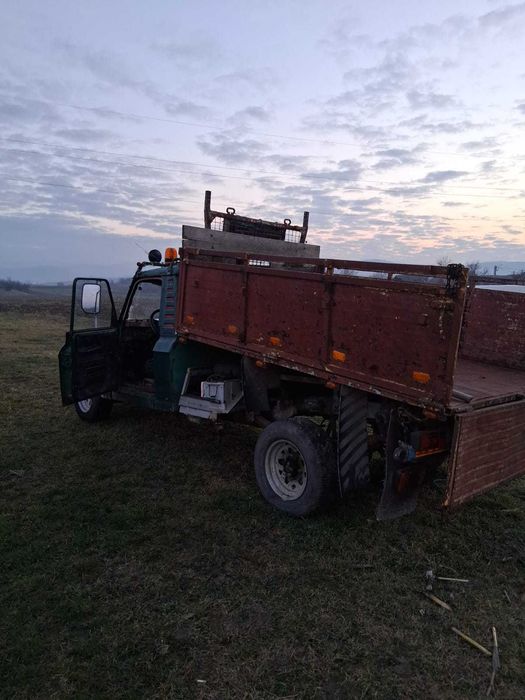 De vanzarae 2 bucăiti aro unu basculabil și servo și unul șimplu