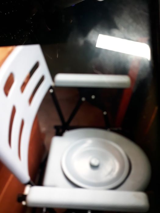 Wc pliabil si portabil pentru persoane invarsta