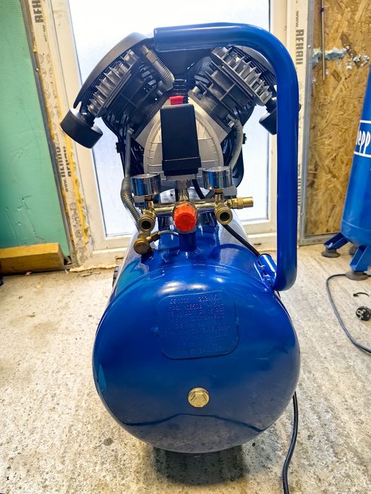 Двуцилиндров компресор за въздух 50 л Scheppach HC53DC