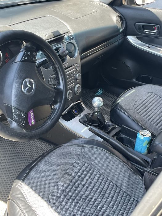 Mazda 6    2004 год
