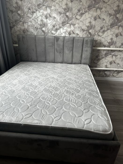 Кровать двухспальная