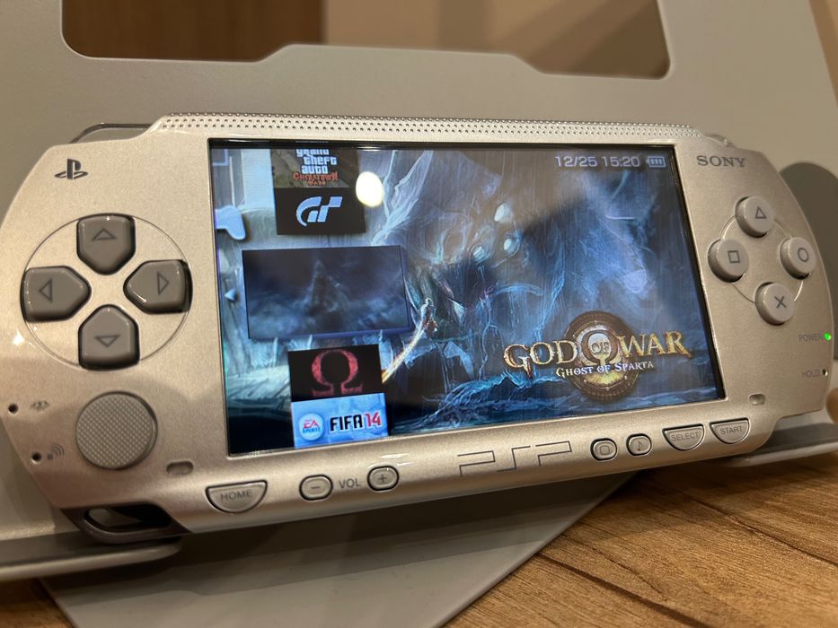 Sony PlayStation PSP-1000 + card 64GB