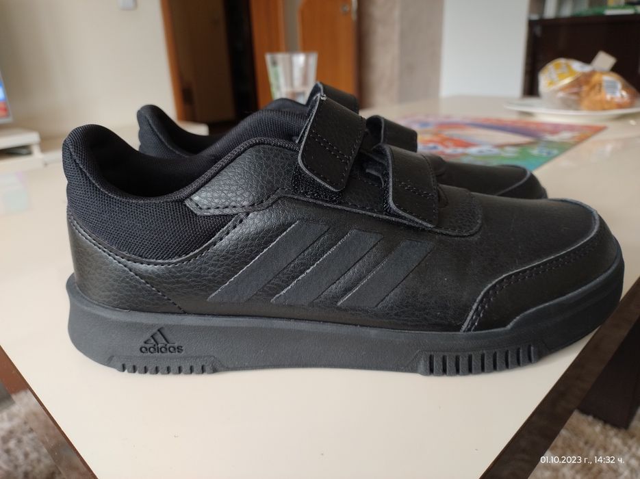 Маратонки Адидас Нови