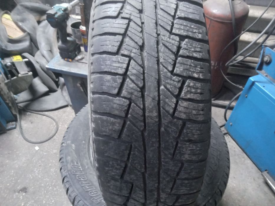 Продам шины  215/65/16