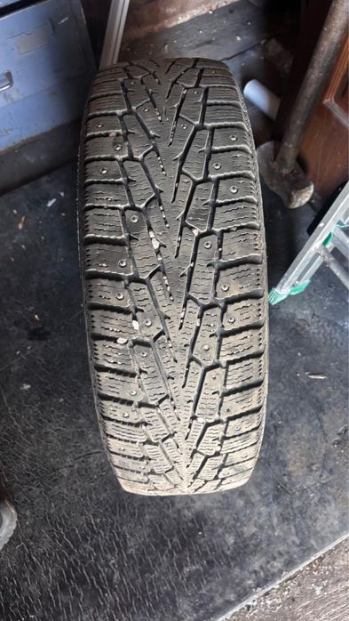 Продам Зимные шины в хорошем состаяние