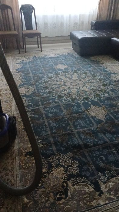 Продам ковер новый.