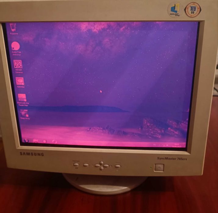 Монитор Samsung SyncMaster 765DFX