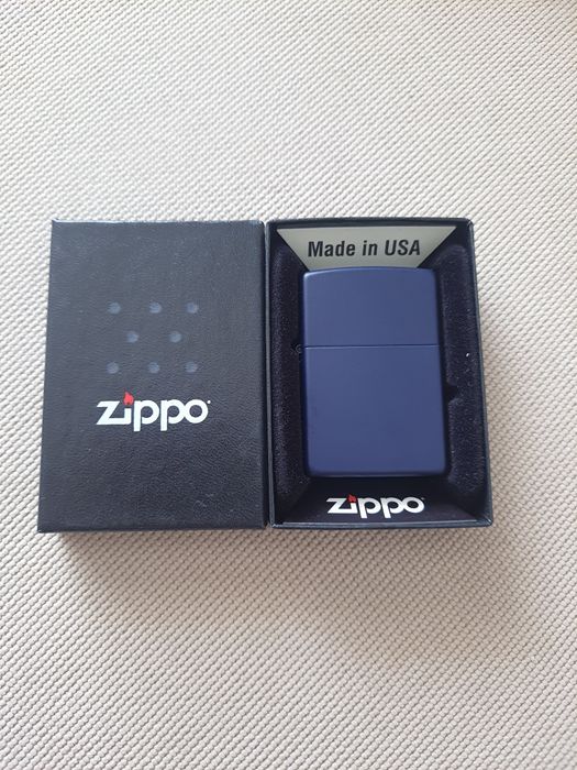 Bricheta Zippo Navy Blue Matte - noua
