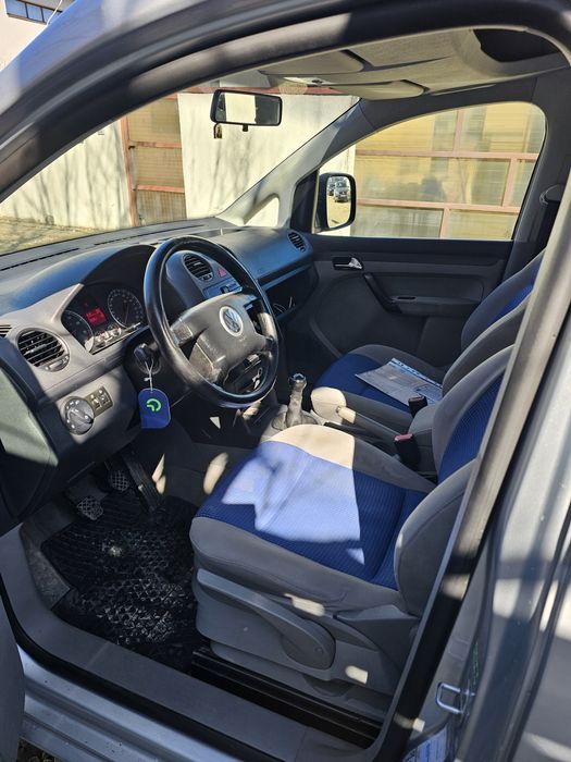 Volkswagen Caddy Life 1.6 benzina 105 Cai 7 persoane intretinut
