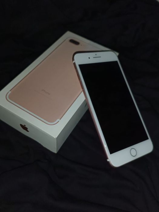 Продам iPhone 7+