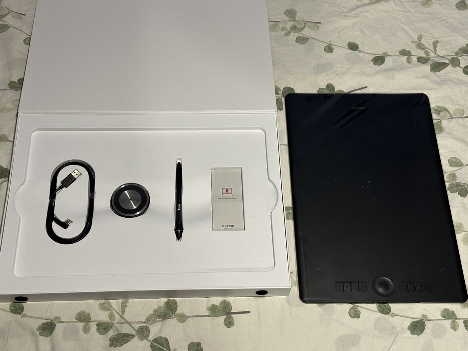Графичен таблет Wacom Intuos PRO L