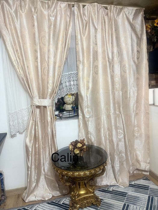 Vând draperii noi gata cusute cu rejansa